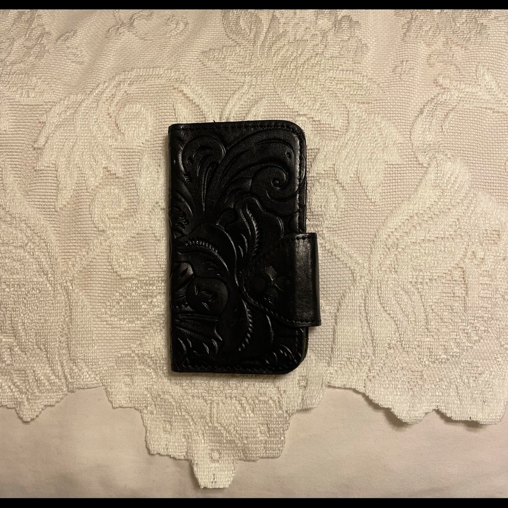 Patricia Nash IPhone 10 wallet